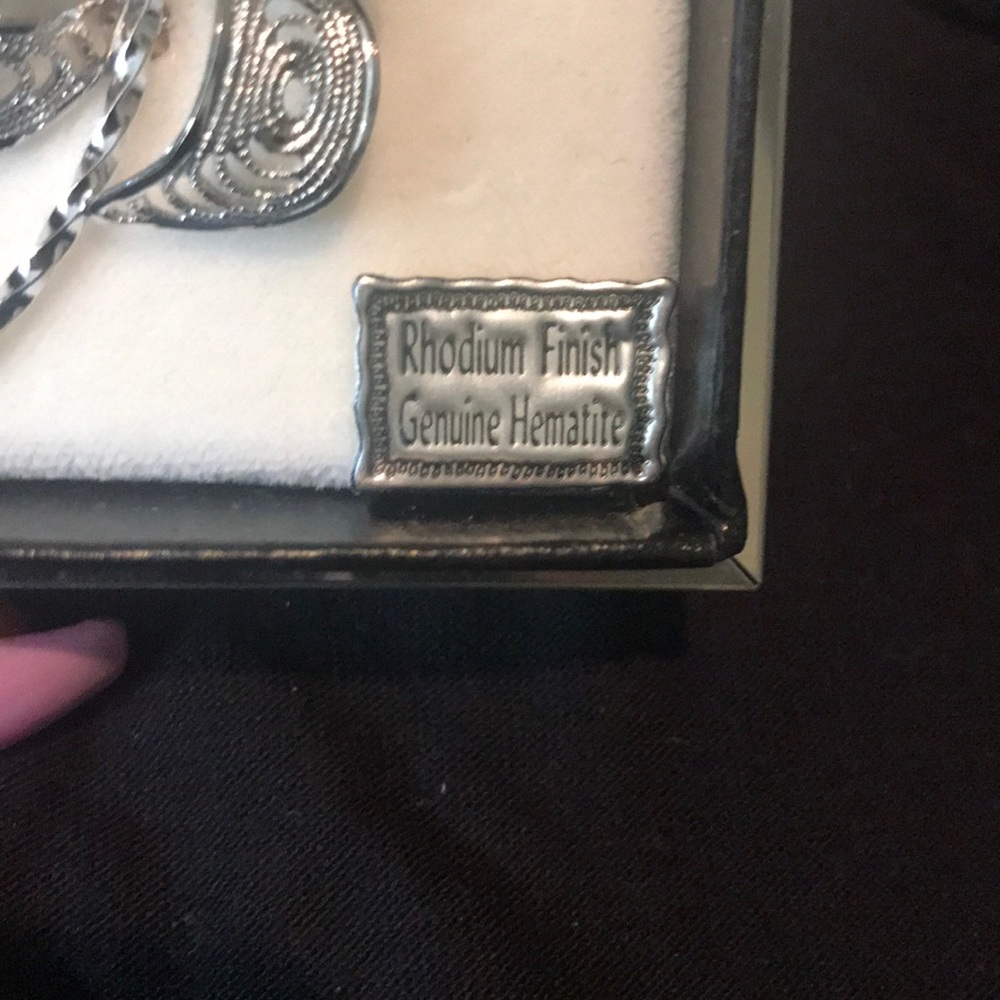 Hematite Brooch Rhodium Finish - Picture 3 of 6